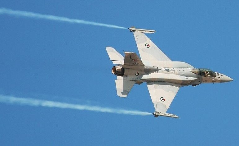 نجاة طيار أوكراني بعد خلل فني يصيب مقاتلة F-16 خلال مهمة عسكرية