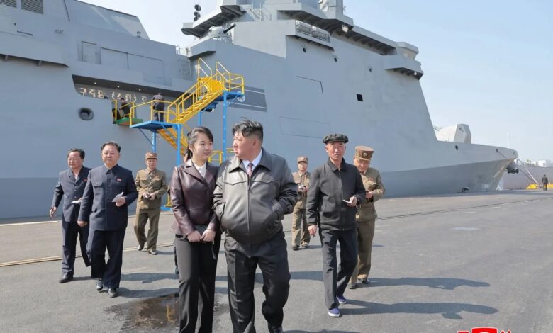 بيونغ يانغ تعتقل ثلاثة مسؤولين بتهمة التسبب في فشل إطلاق مدمرة حربية