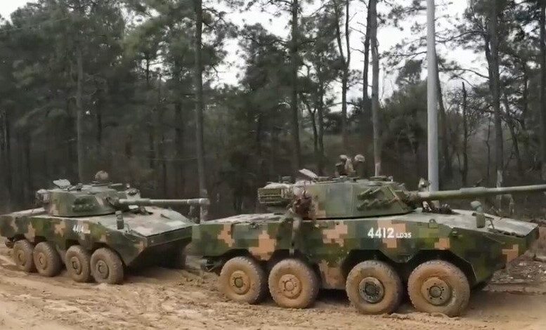 الصين تطور مركبات قتالية مدولبة متقدمة لتعزيز قدراتها العسكرية