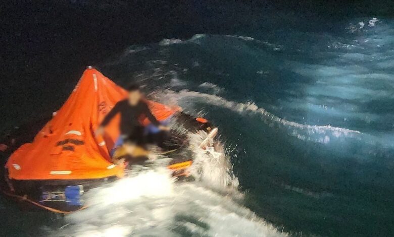 مأساة نهرية تودي بحياة 9 أشخاص وإصابة 70 في حادث سياحي بالصين