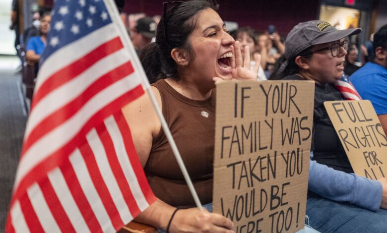 حظر التجوّل الليلي في لوس أنجليس: إجراء طارئ لمواجهة تصاعد الاحتجاجات