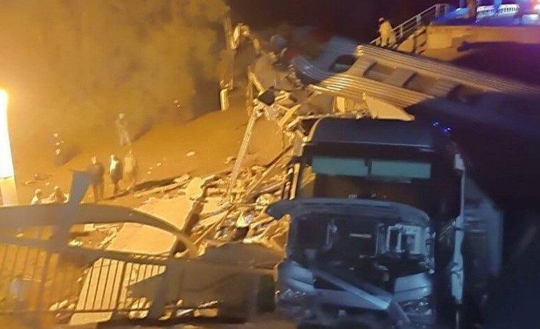 حادث بريانسك المروع: انهيار جسر يضرب قطار ركاب وفرق الإنقاذ تهرع للموقع