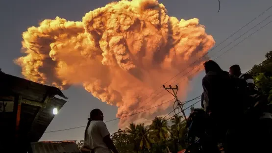 تعطل رحلات بالي الجوية بعد ثوران بركان ليووتوبي لاكي-لاكي