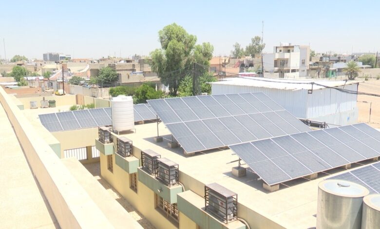 نينوى تكمل تركيب منظومة الطاقة الشمسية في 17 مدرسة جديدة