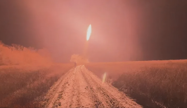 الدفاع الروسي يعلن إسقاط عدد كبير من المسيرات الأوكرانية في هجوم ليلي