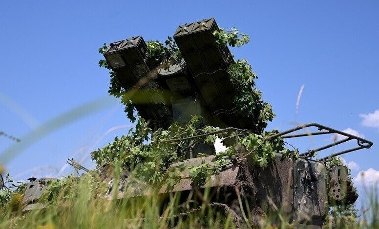 الدفاعات الجوية الروسية تعترض عشرات المسيرات الأوكرانية في هجوم ليلي