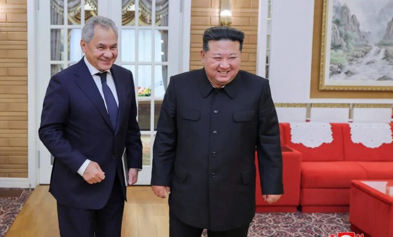 شويغو في بيونغ يانغ: لقاء مرتقب مع كيم جونغ أون يعزز العلاقات الروسية الكورية