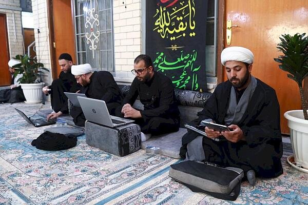 العتبة العباسية المقدسة تطلق دورة متخصصة في تحقيق المخطوطات لطلاب الحوزة العلمية