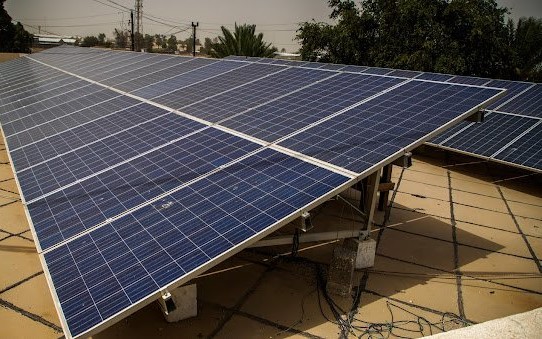 العراق يتعاون مع الوكالة الدولية لتطوير مشاريع الطاقة الشمسية الحكومية