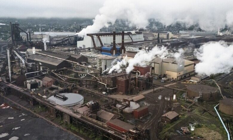 إصابات بانفجار مصنع يو إس ستيل للحديد في بنسلفانيا الأمريكية