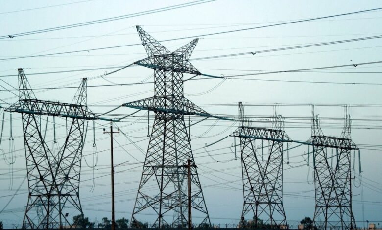 وزارة الكهرباء تعيد التيار الكهربائي لكربلاء المقدسة وطرق الزائرين