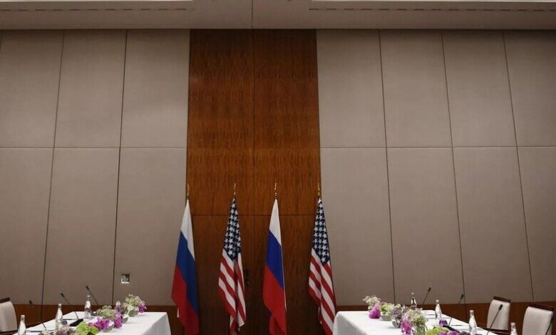 لافروف يصل ألاسكا استعداداً للقمة التاريخية بين بوتين وترامب