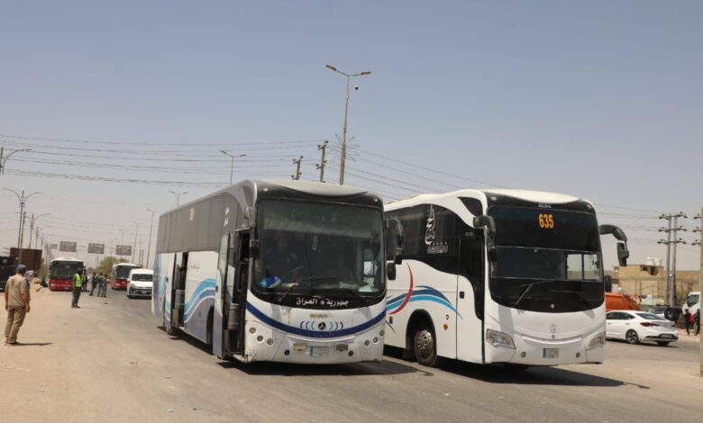 وزير النفط يسخر آليات الوزارة لنقل زائري الأربعين عكسياً إلى محافظاتهم