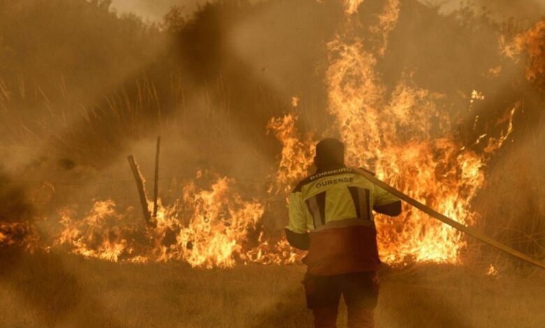 إسبانيا تحارب أسوأ موسم حرائق منذ عقود بمساعدة دولية