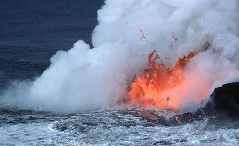 بركان أكسيال الأمريكي يستعد للثوران قبل نهاية 2025 وسط مراقبة علمية مكثفة