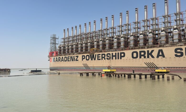 باخرة توليد الكهرباء التركية الثانية ترسو في ميناء خور الزبير