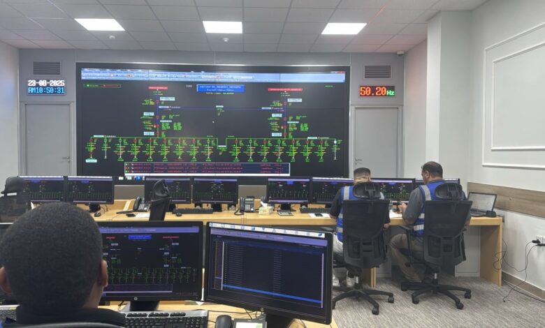 وزير الكهرباء يدشن مركز السيطرة الاستراتيجي لضمان استقرار الكهرباء في البصرة