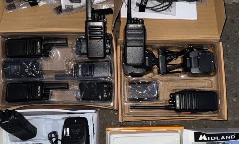 ضبط 4 حاويات مخالفة تحوي طائرات درون وأجهزة لاسلكي