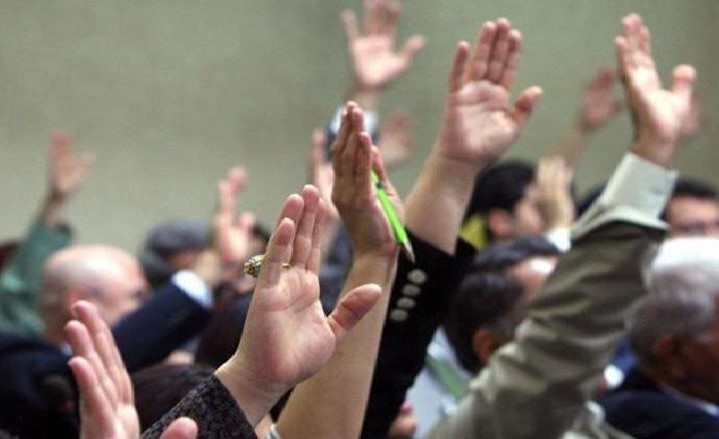 البرلمان العراقي يقر تعديل قانون تعادل الشهادات ويصوت على تعيينات حكومية جديدة