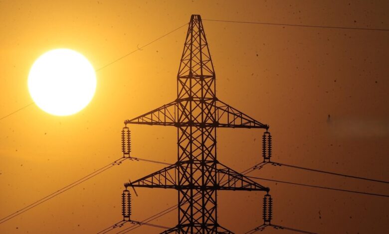 الكهرباء العراقية ترفع الجهد 20% بخطوط ناقلة جديدة وخطط تطوير الشبكة