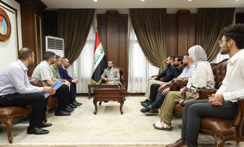 العبودي يستقبل خريجي الطب الأوائل ويؤكد تعزيز البيئة الأكاديمية للكفاءات العلمية