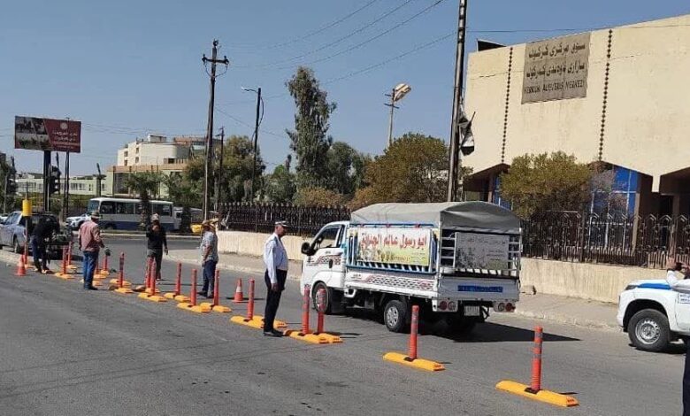 بلدية كركوك تنصب علامات مرورية بخمس لغات لتنظيم السير ومنع الحوادث