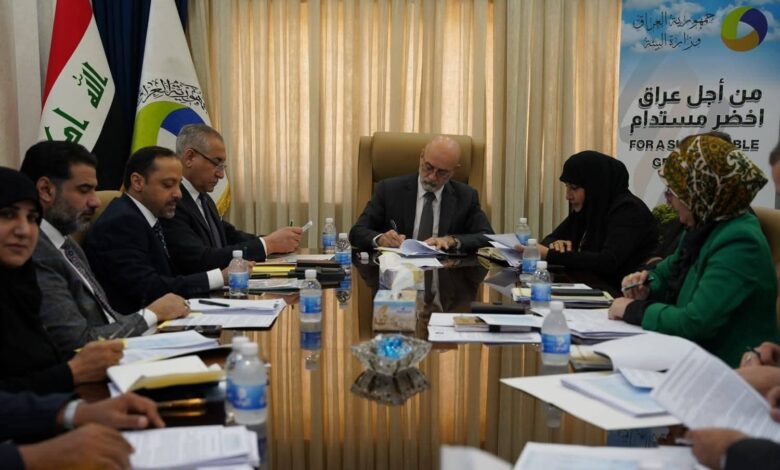 وزير البيئة العراقي يشكل فريقاً للتحقيق في حرائق بساتين الدورة