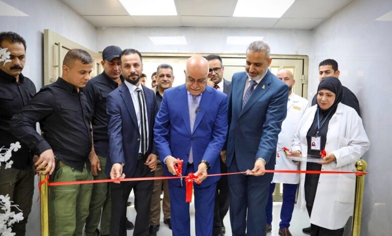 وزير الصحة يفتتح مستشفيين مطورين في مدينة الصدر لتعزيز الرعاية الطبية
