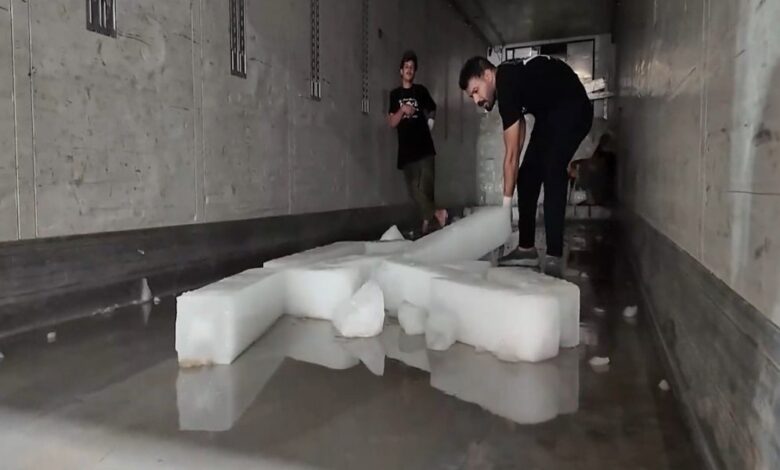 النجف الأشرف تفتتح 5 منافذ مجانية لتوزيع الثلج على المواكب الحسينية