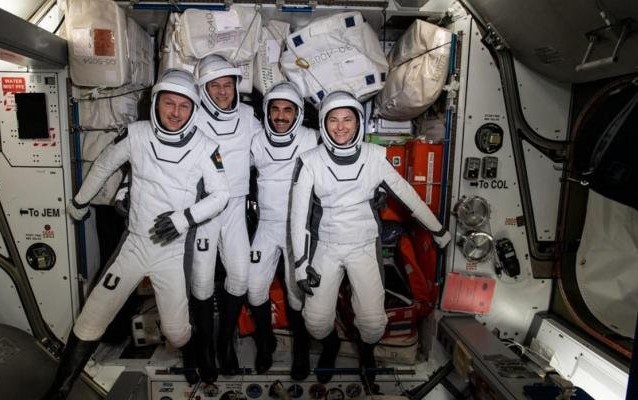 عودة طاقم كرو-10 إلى الأرض بعد 5 أشهر على محطة الفضاء الدولية