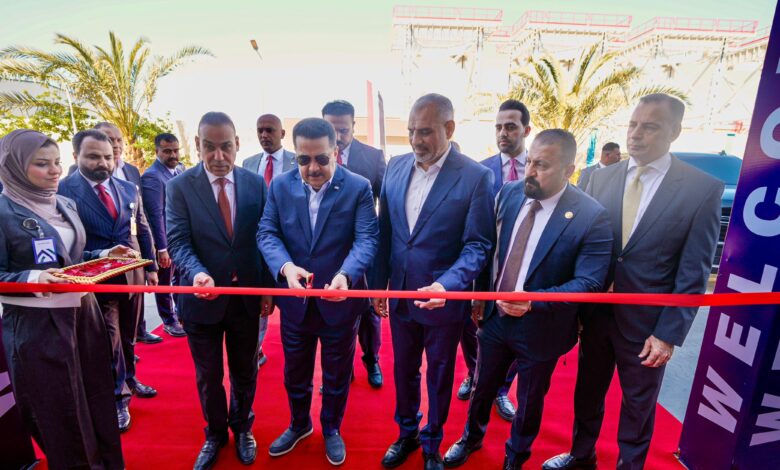 رئيس الوزراء يفتتح مصنع الأمبولات والأغطية البلاستيكية بطاقة 120 ألف طن في بابل