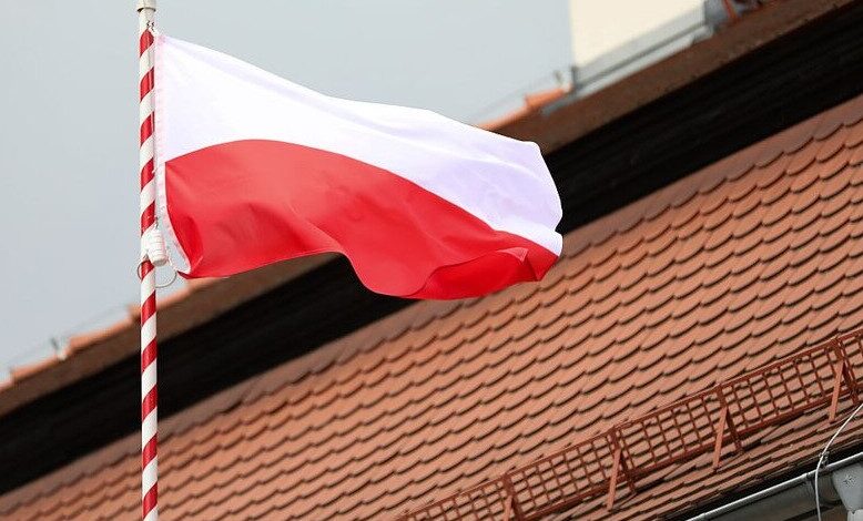 السفارة البولندية تحذر مواطنيها وتطالبهم بالمغادرة الفورية من بيلاروس