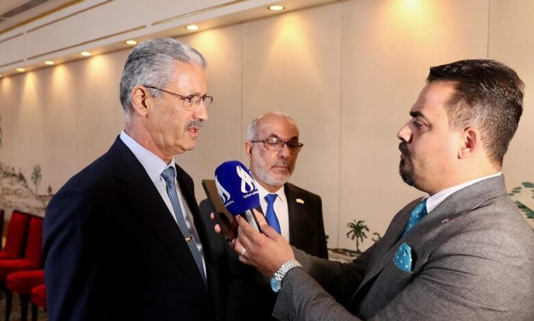 وزير النفط يعلن استئناف تصدير 190 ألف برميل يومياً من نفط الإقليم