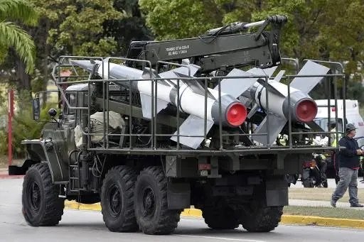 فنزويلا تستعد عسكريًا لمواجهة التهديد الأميركي في البحر الكاريبي