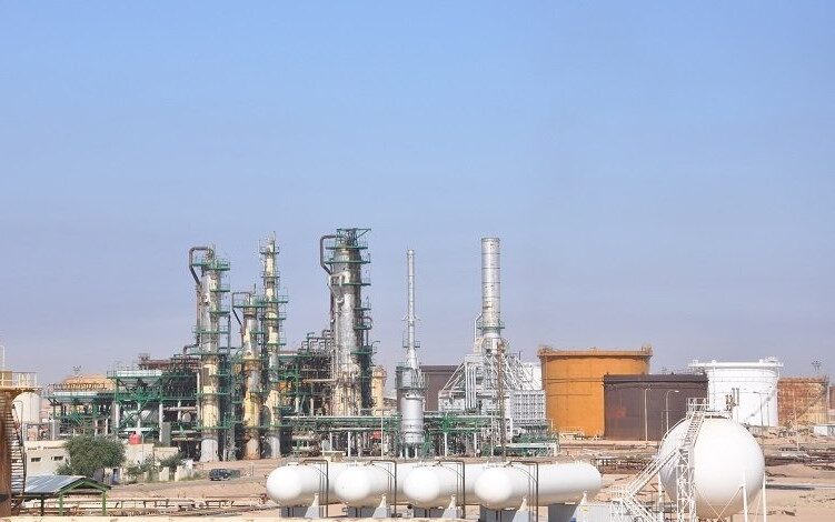 مصفى الديوانية يستهدف رفع الإنتاج إلى 90 ألف برميل يومياً لتحقيق الاكتفاء الذاتي النفطي