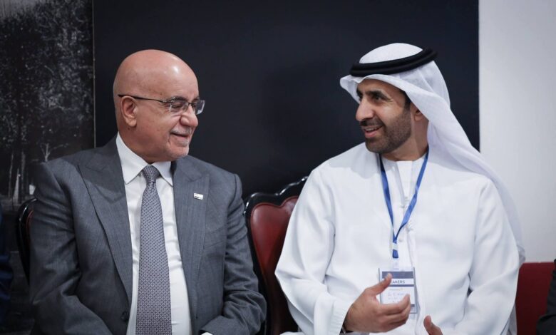 وزير الصحة يناقش مع خبراء دوليين تطوير أنظمة الطوارئ في العراق