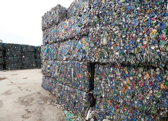 بيئة بغداد تعد قانوناً لإدارة النفايات ومشروع لتوليد 100 ميغاواط من النفايات