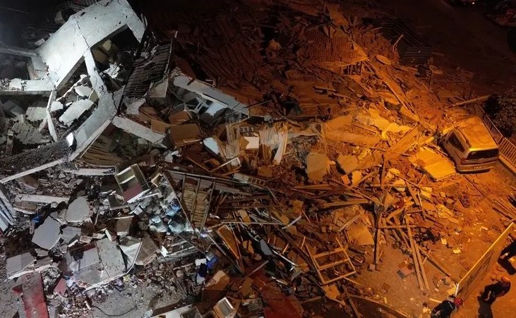 زلزال قوي بدرجة 6.1 يهز ولاية بالكيسير التركية على عمق ضحل