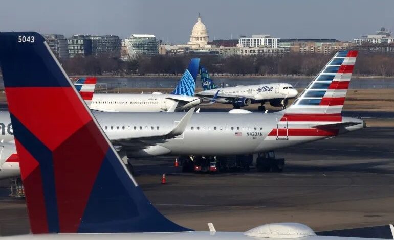 الإغلاق الحكومي الأمريكي يتسبب بتأجيل آلاف الرحلات الجوية وأزمة في النقل الجوي