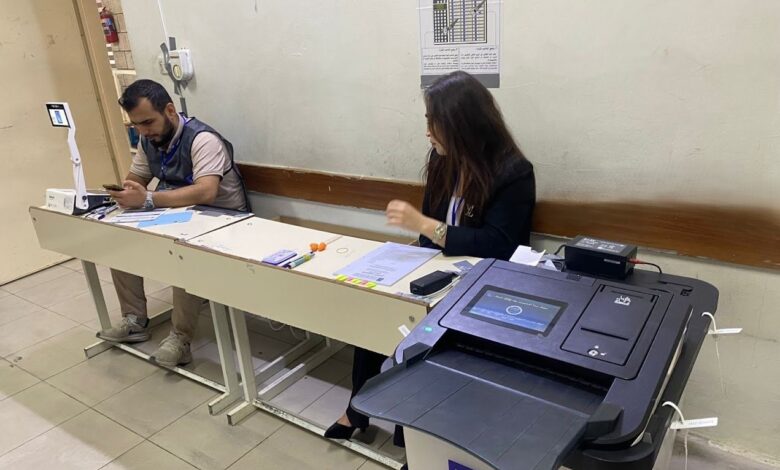 المفوضية تبدأ نقل نتائج الانتخابات من المراكز المحلية إلى المركز الوطني بعد إغلاق الصناديق