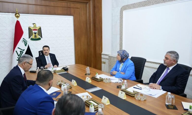 رئيس الوزراء يوجه بتعظيم الإيرادات وتطوير قطاعي النفط والكهرباء