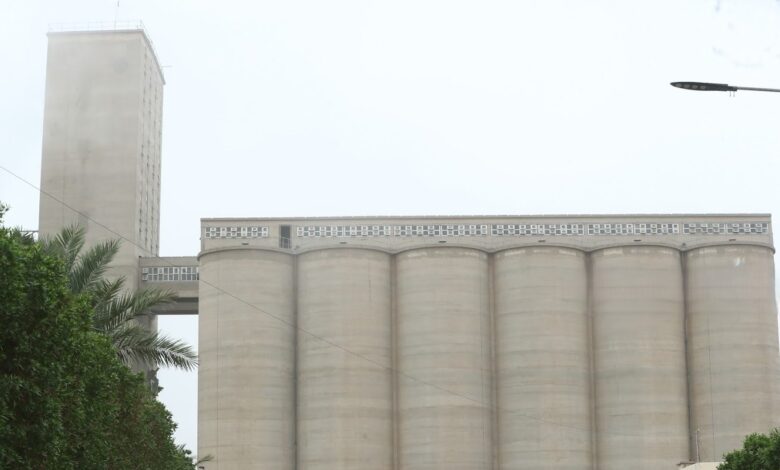 وزارة التجارة توضح حقيقة الحريق قرب سايلو الشامية وتؤكد استمرار العمل