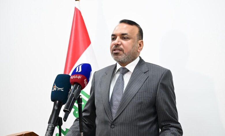 وزير العمل يعلن إطلاق السجل الاجتماعي الموحد قريباً لضمان العدالة ومنع التلاعب