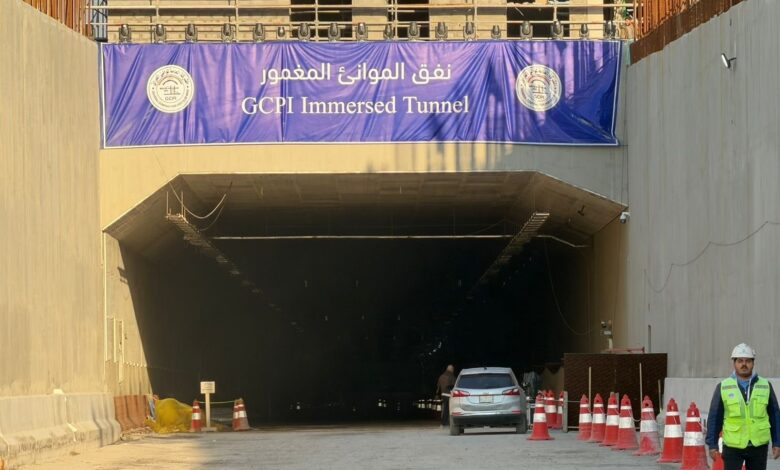 وزارة النقل تكمل تجليس القطعة الأخيرة من النفق المغمور في ميناء الفاو الكبير