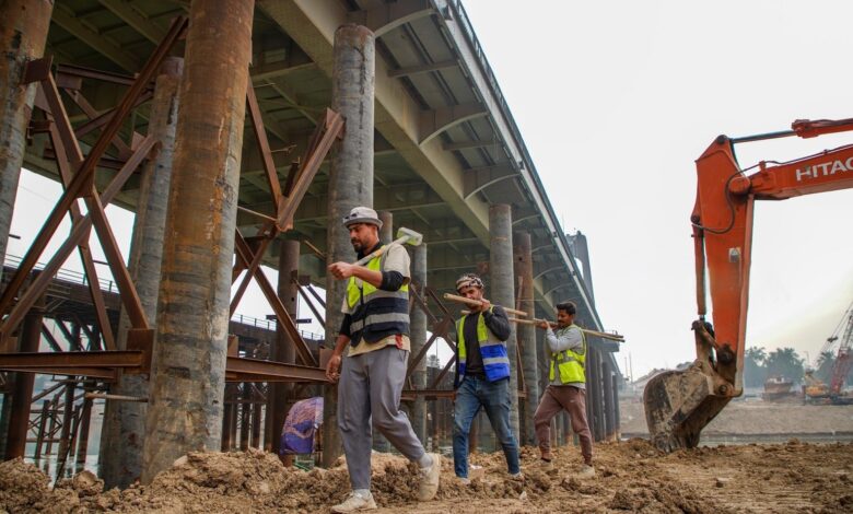 وزارة الإعمار تواصل تنفيذ 177 مشروعاً في البنى التحتية والطرق والمجاري