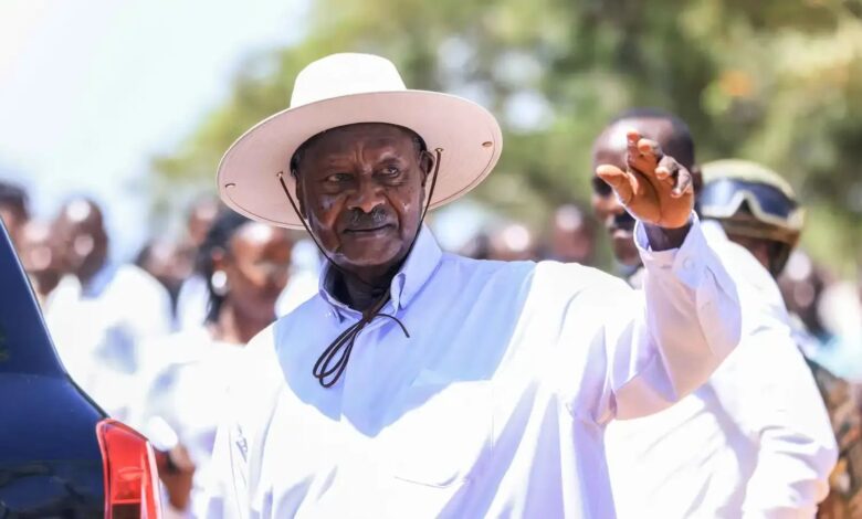 موسيفيني يفوز بولاية سابعة في أوغندا وسط اتهامات بالتزوير والترهيب