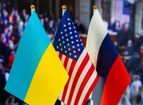 انطلاق المفاوضات الثلاثية حول الأزمة الأوكرانية في أبوظبي برعاية إماراتية