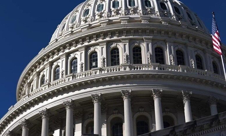 الكونغرس الأمريكي يرفض تقييد صلاحيات ترامب العسكرية ضد فنزويلا