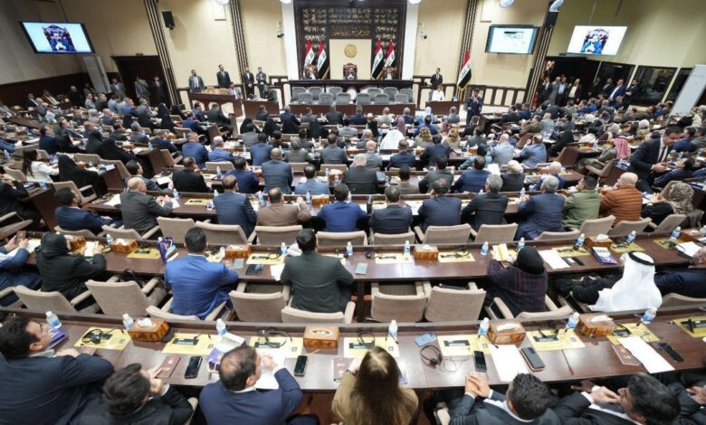 سبعة وزراء يؤدون اليمين الدستورية ويباشرون عملهم كنواب في البرلمان العراقي