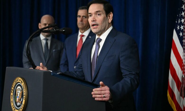 وزير الخارجية الأمريكي يهدد رئيسة فنزويلا بمصير مادورو في حال التمرد